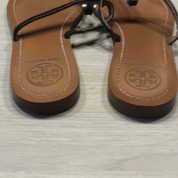 Tory Burch “T” logo Flat Thong Black Sandal - 7 - Picture 5 of 16